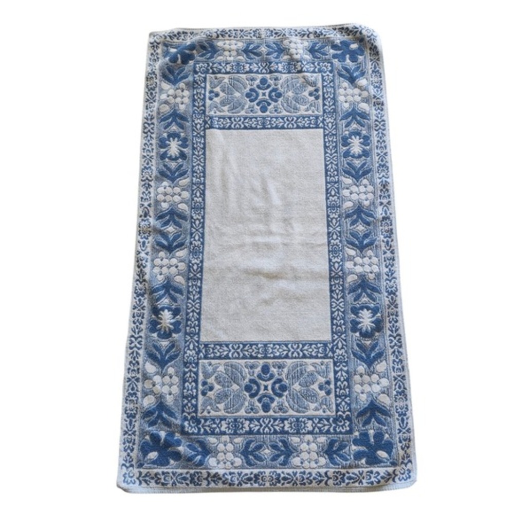Vintage Stevens Utica Bath Towel Blue White Floral Sculpted Cotton USA 60s